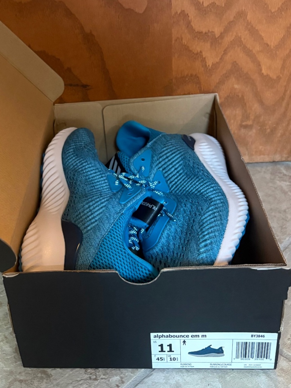 Adidas Men's Alphabounce Em Running Shoes US Size 11 New in Box